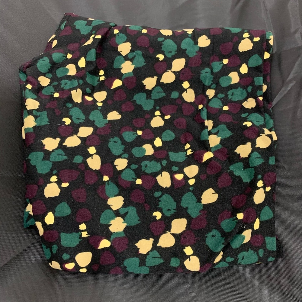 LuLaRoe Tall & Curvy TC Leggings